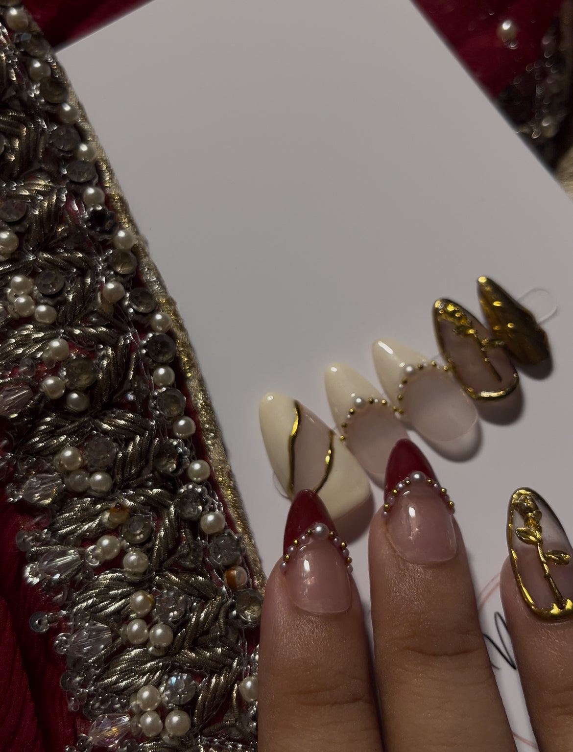 ZARI SET (OFF WHITE) - Nailsum