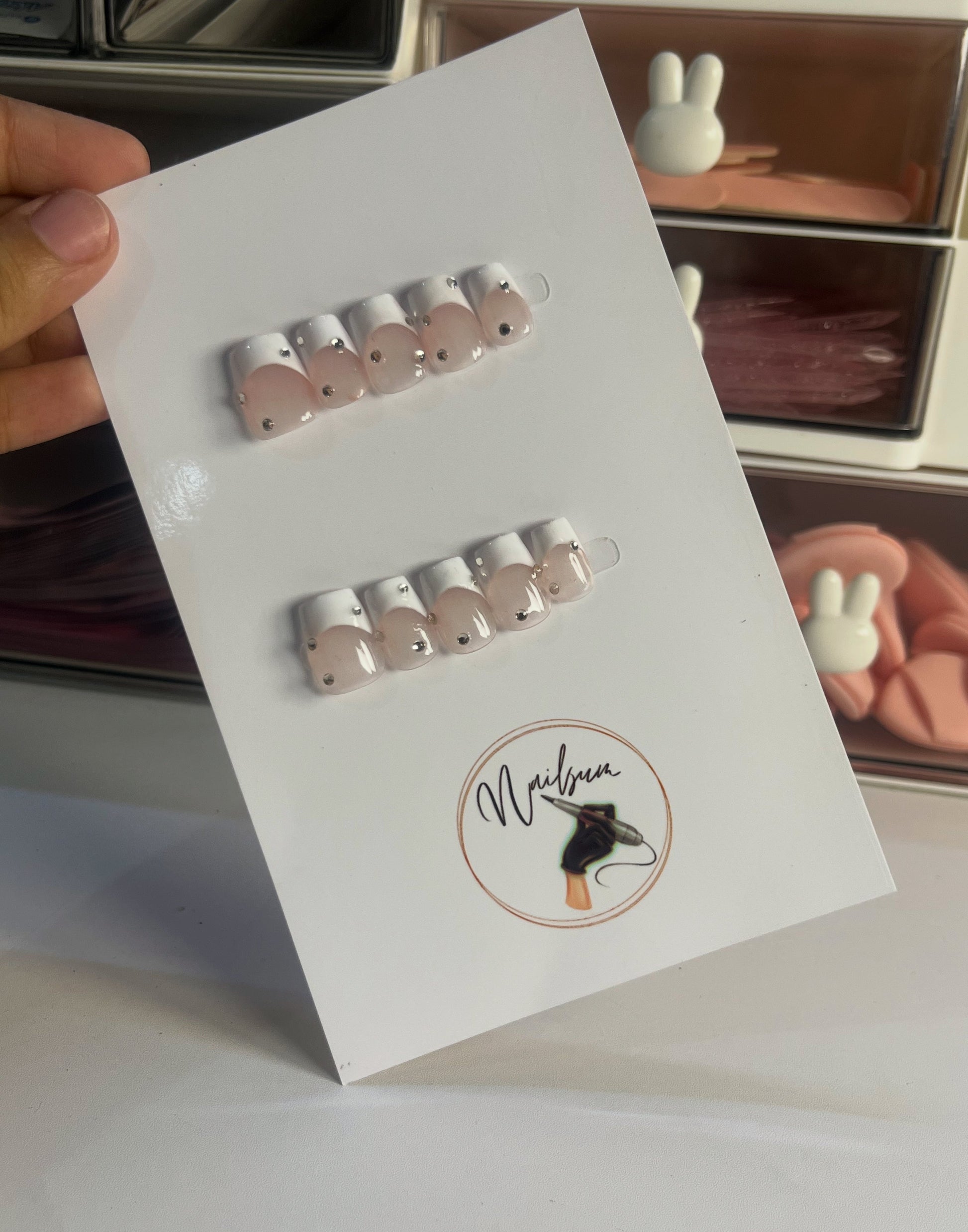 FRENCH WITH STONES SET - Nailsum