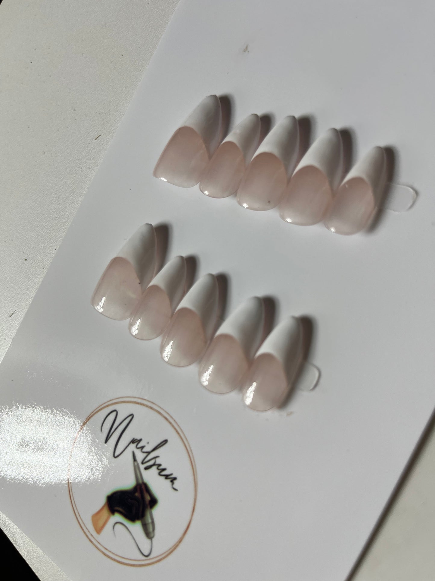 REALISTIC FRENCH ( Almond ) - Nailsum