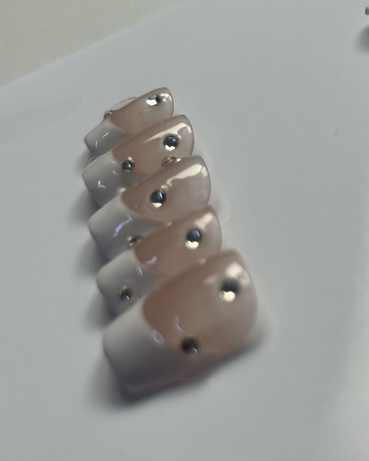 FRENCH WITH STONES SET - Nailsum