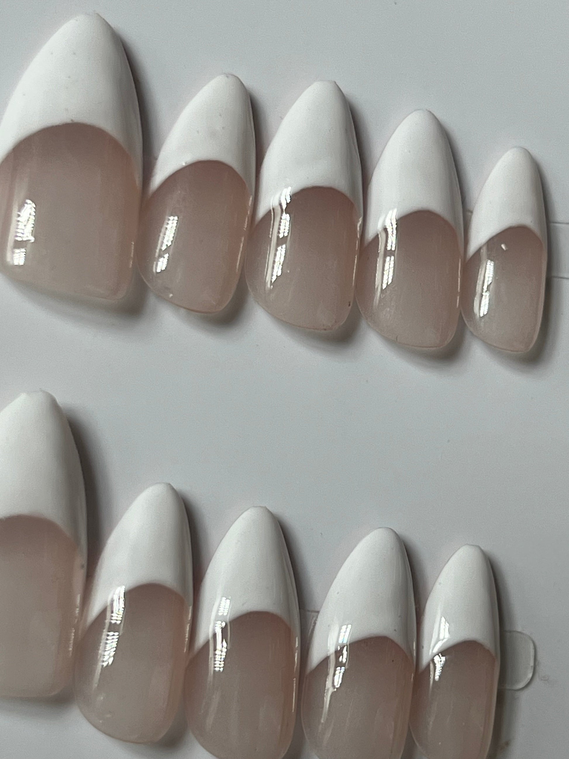 REALISTIC FRENCH ( Almond ) - Nailsum