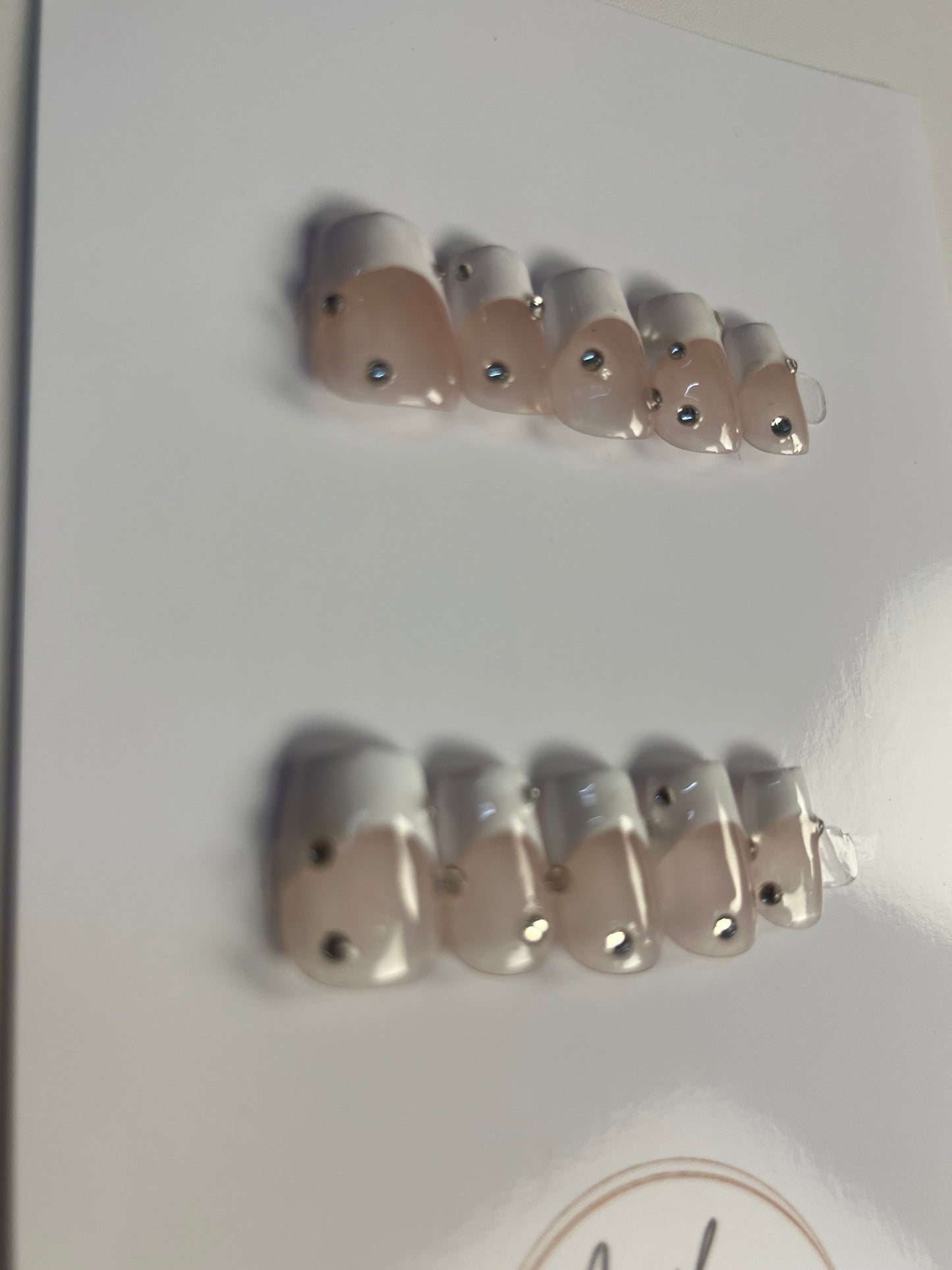 FRENCH WITH STONES SET - Nailsum
