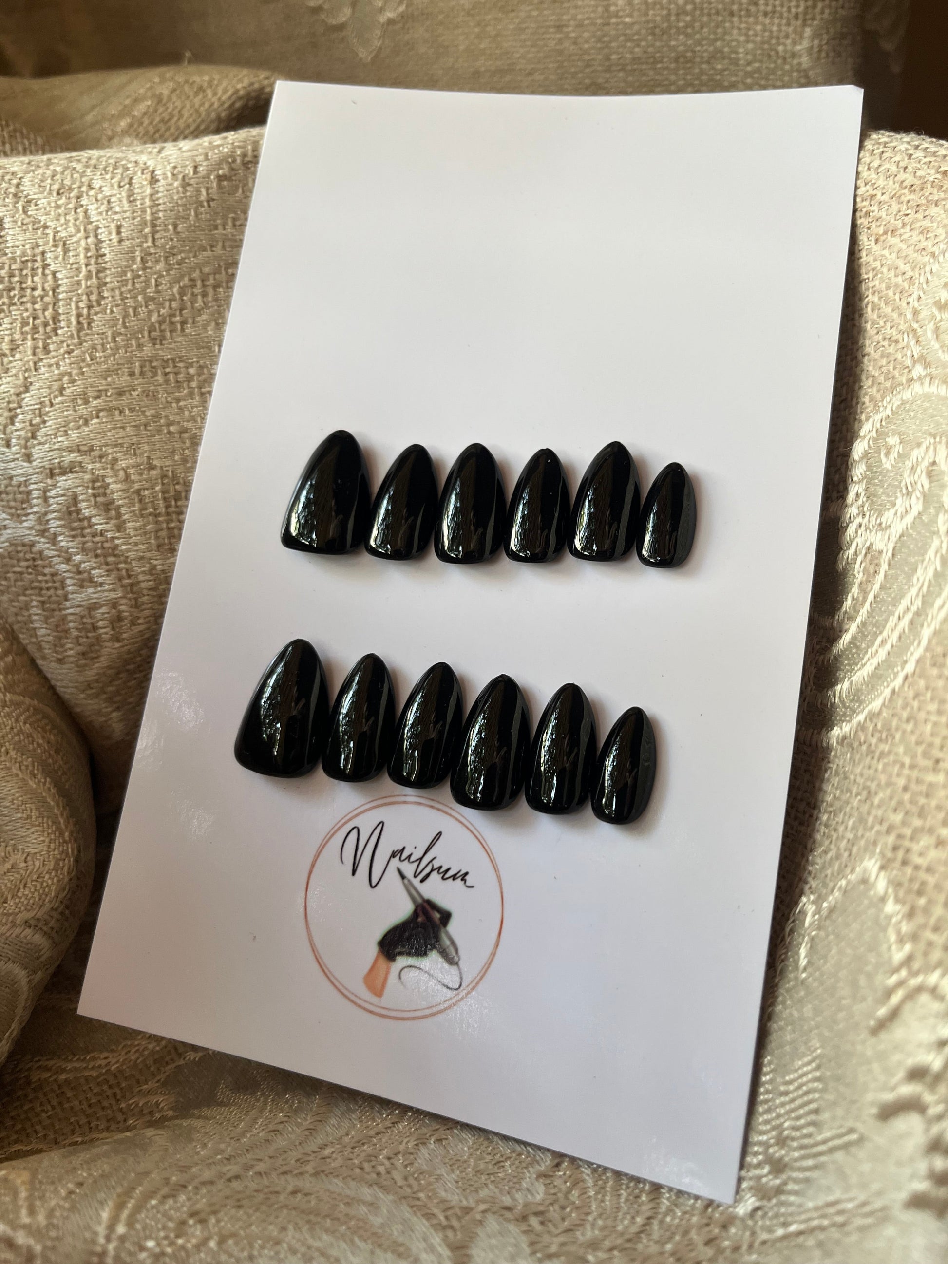 GLOSSY BLACK SOLID SET - Nailsum