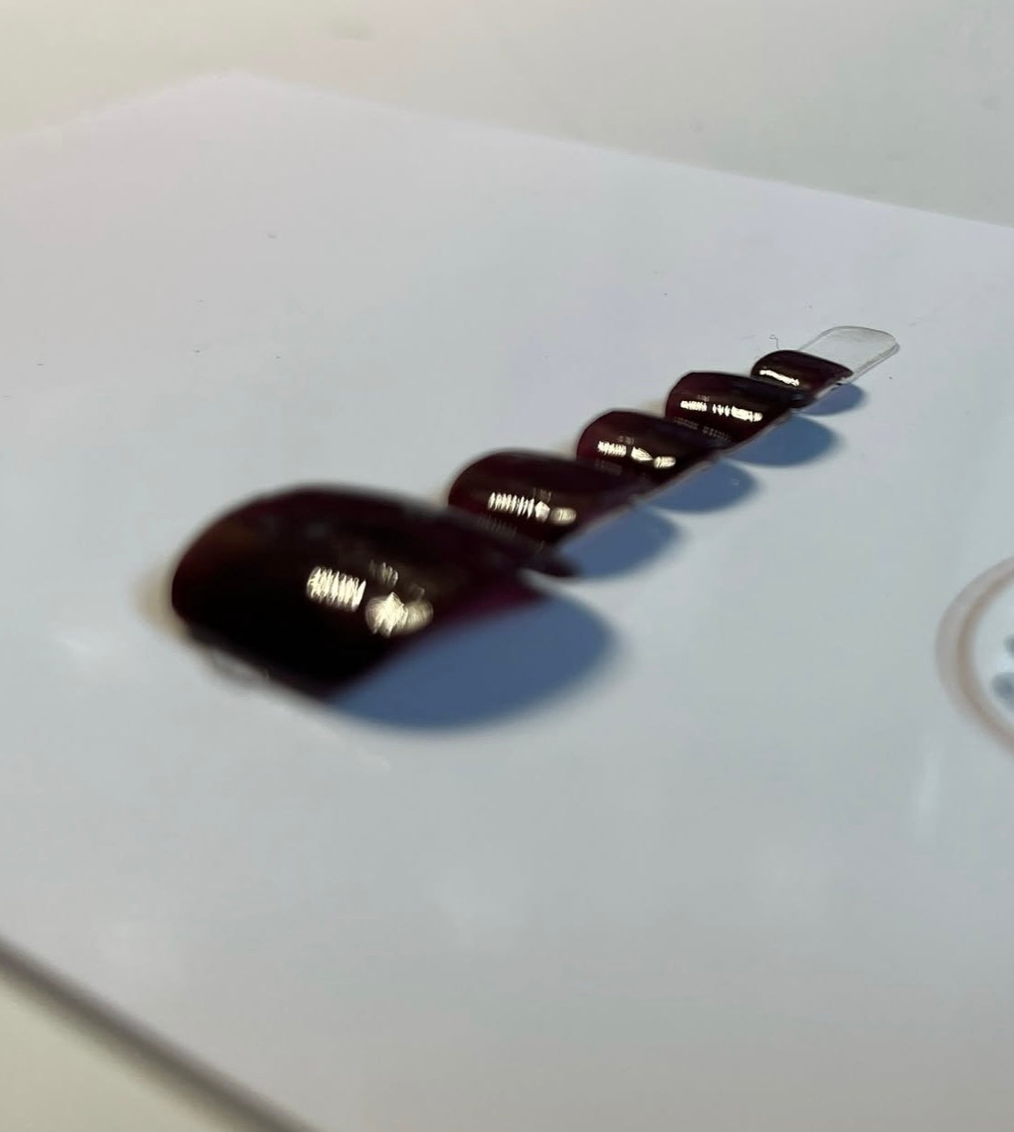 WINE SOLID TOE NAILS - Nailsum